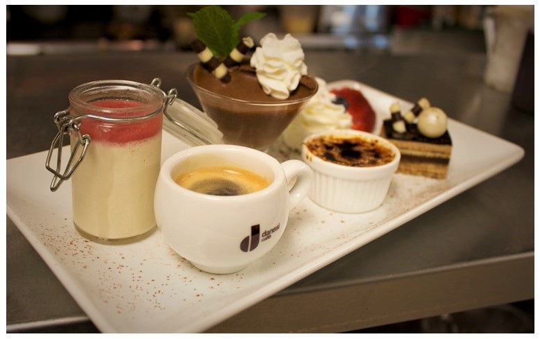 Cafe Gourmand Naples  French restaurant, breakfast, lunch and dinner